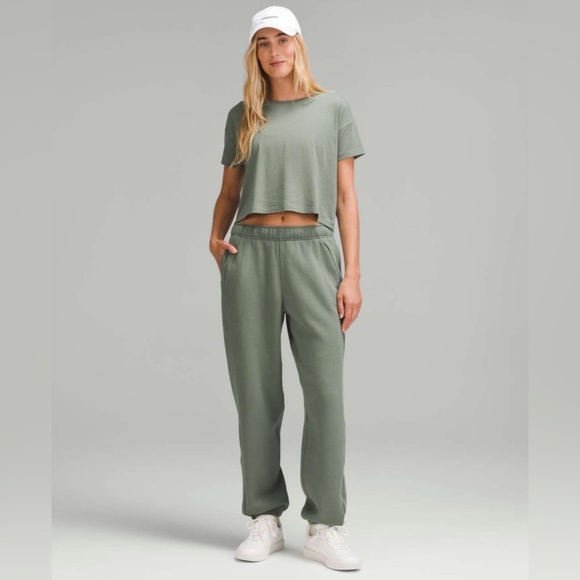 Lululemon Scuba Mid-Rise Oversized Jogger *Regular
Grey Eucalyptus W5GI0S - Picture 1 of 10